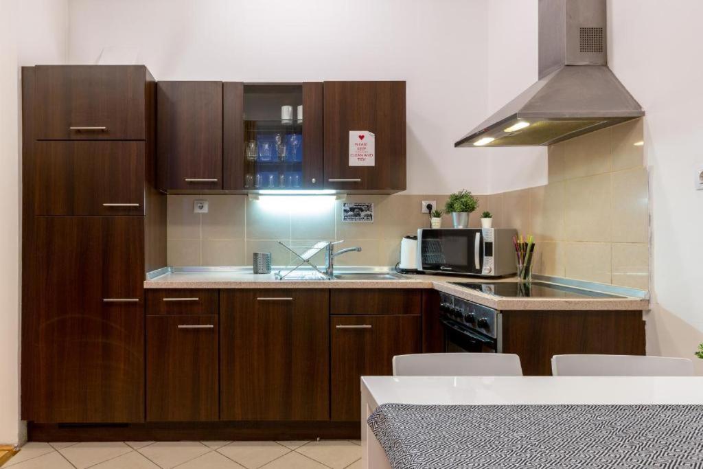 Downtown Home In The Gozsdu Garden Budapest Extérieur photo