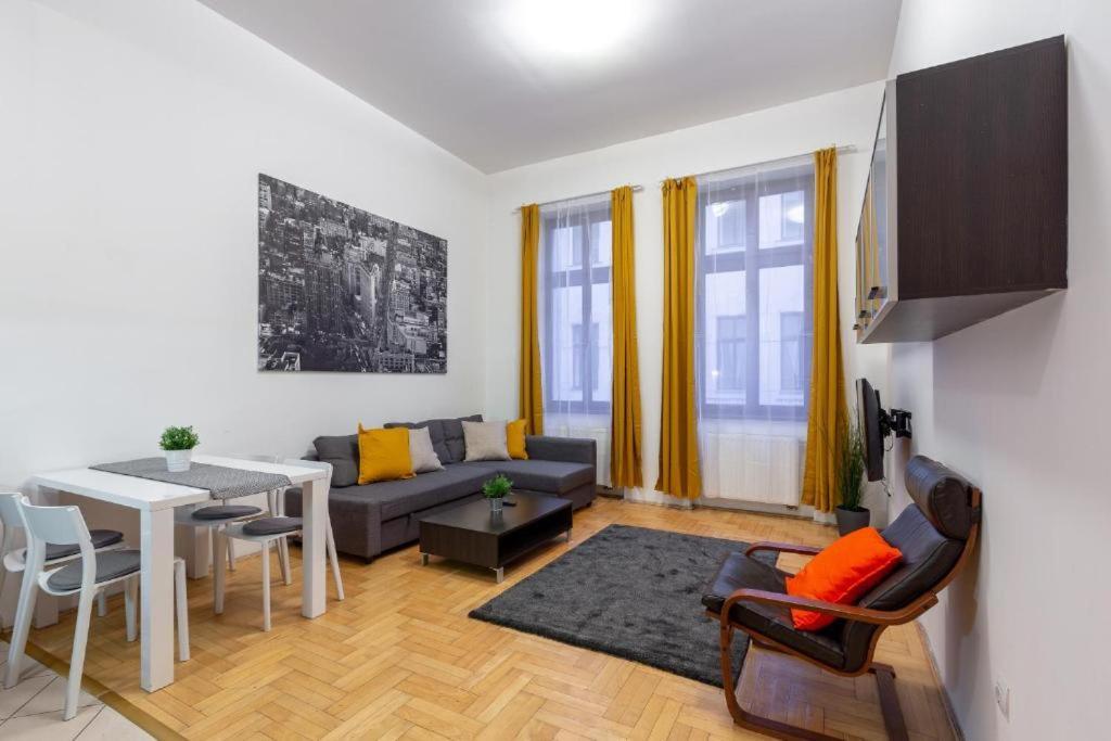 Downtown Home In The Gozsdu Garden Budapest Extérieur photo